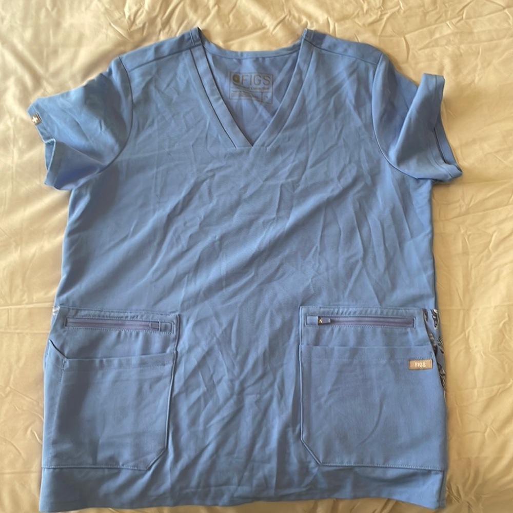 Small Figs Scrub top! Great condition